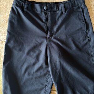 Under Armour boys youth large black shorts